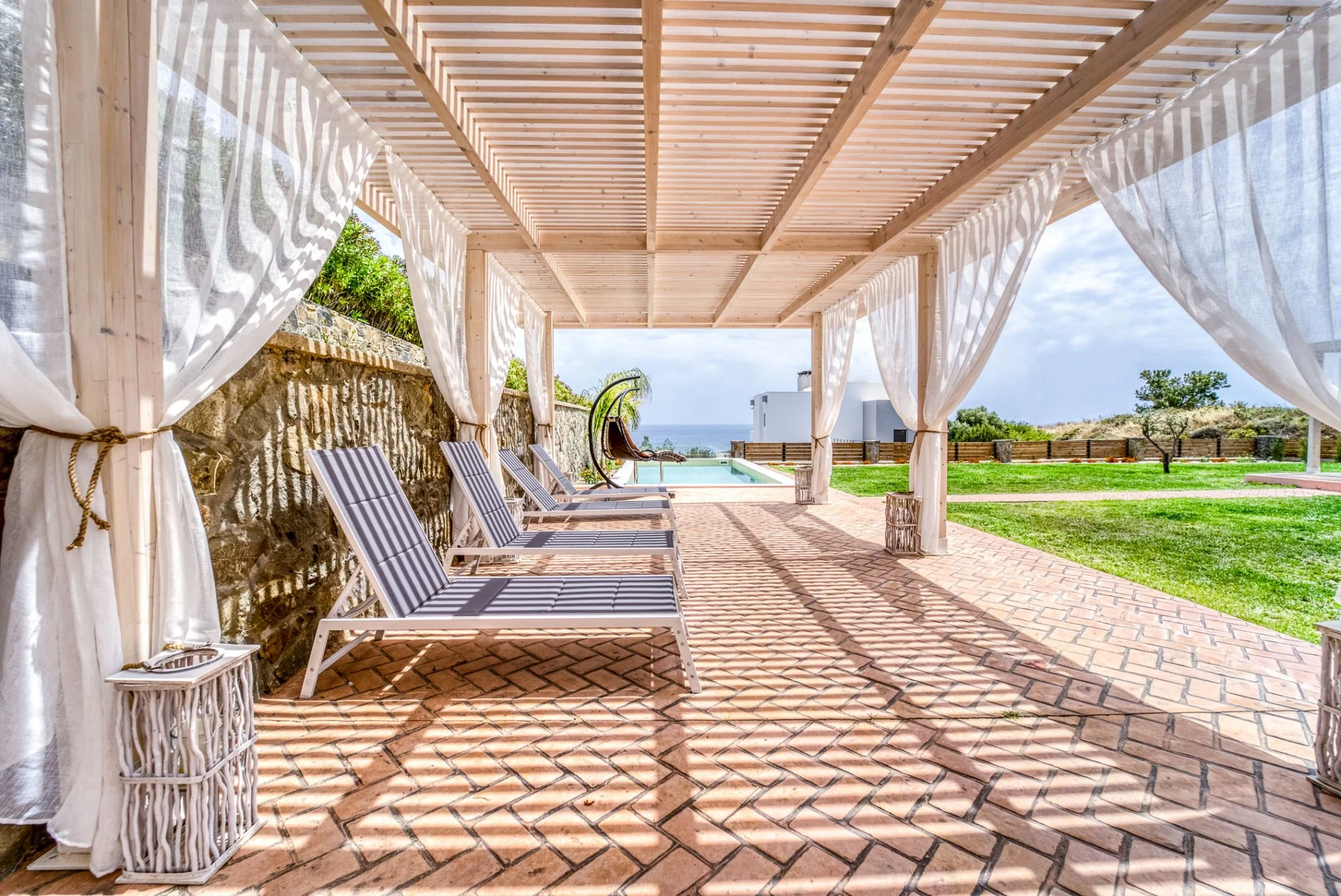 Villa pool