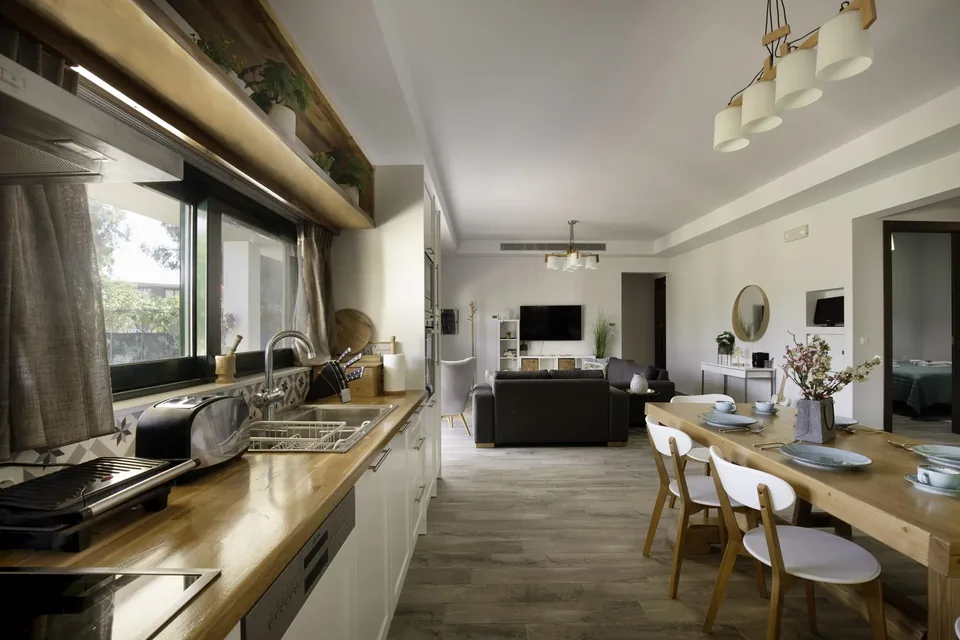 Aitheria Open-Plan Kitchen and Lounge
