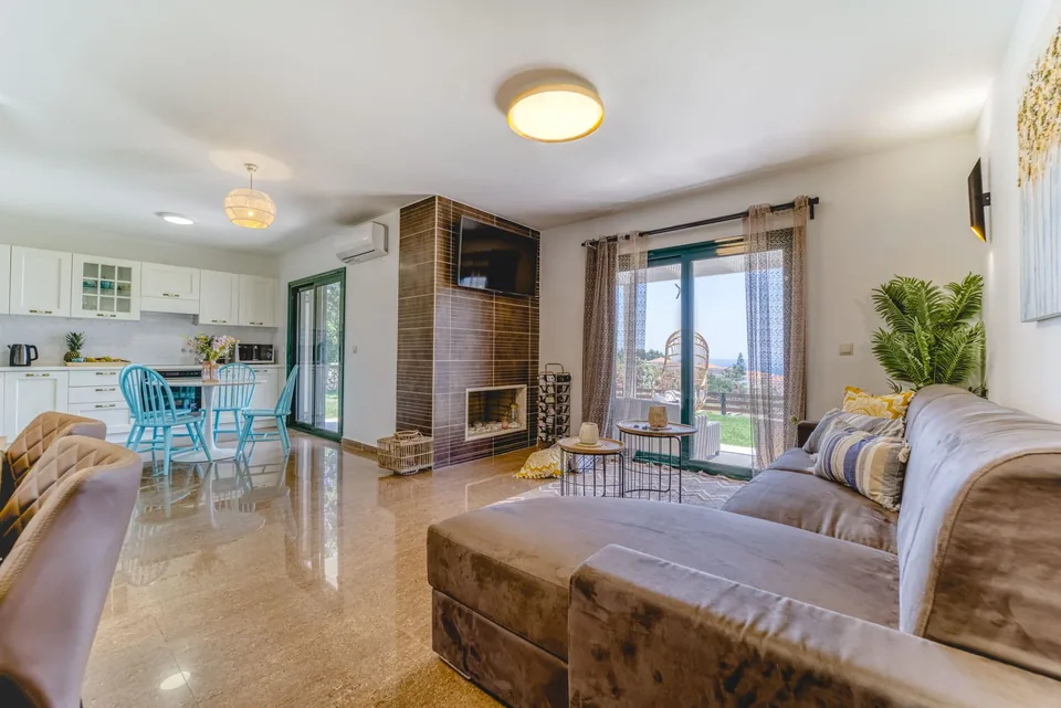 Amalthia Open-Plan Lounge