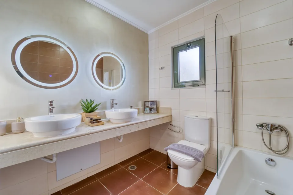 Amalthia Double-Sink Bathroom